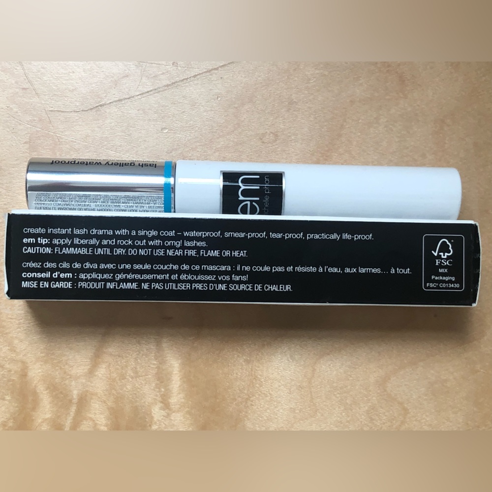 BN EM Cosmetics Lash Gallery Dramatic Volume Waterproof Black Mascara - Picture 2 of 3